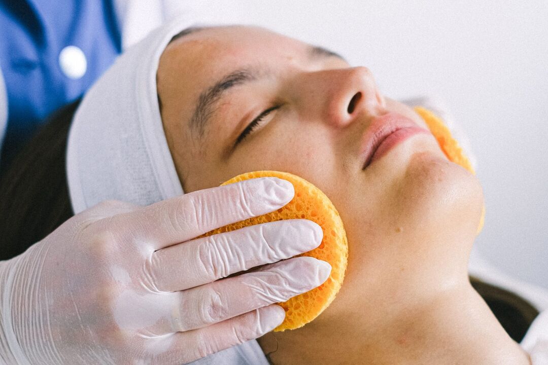 Deep cleansing of the skin of the face, a necessary procedure from the age of 30. 