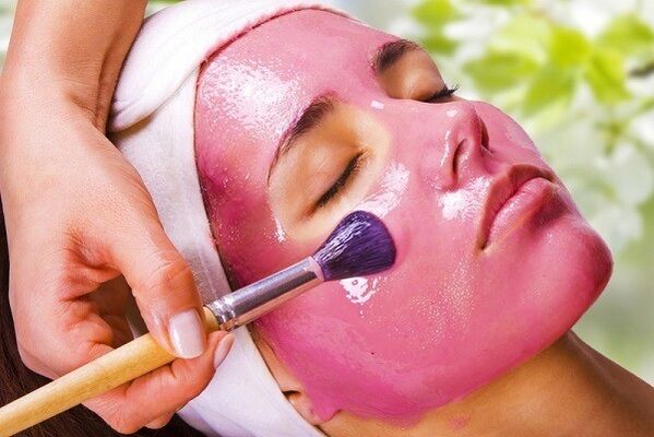 Berry mask for facial skin rejuvenation