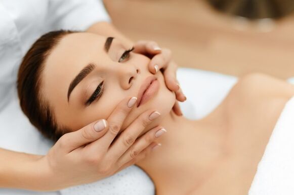 Plasma facial rejuvenation can be combined with a massage once the skin has healed. 