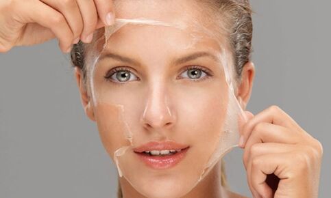 Deep peeling enhances the skin's regeneration processes, rejuvenating it. 