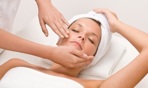 The sculptural facial massage will provide the skin with the necessary lifting effect. 